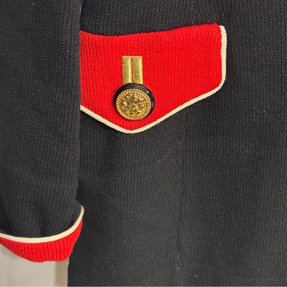 St. John Collection Black and Red Knit Jacket w Gold Buttons Sz 8 (runs big) EUC - Picture 4 of 13